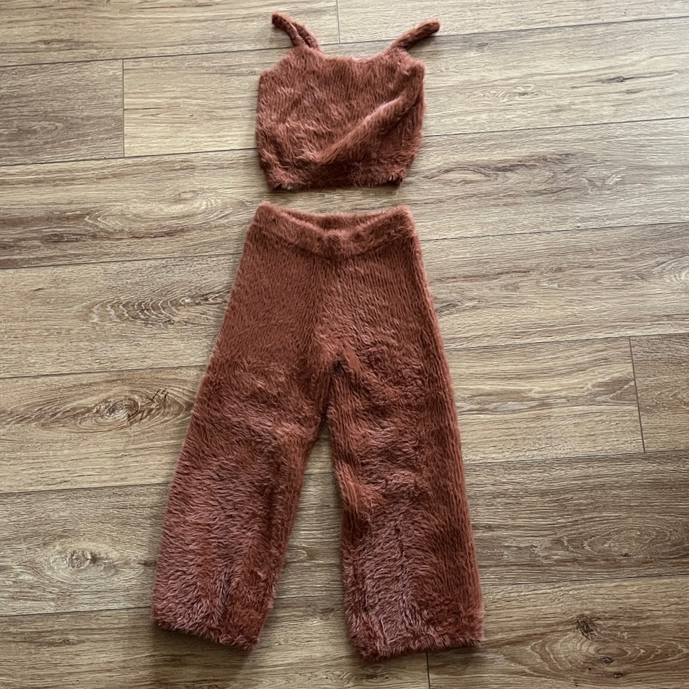 Rylee and Cru Fuzzy Set color Brick